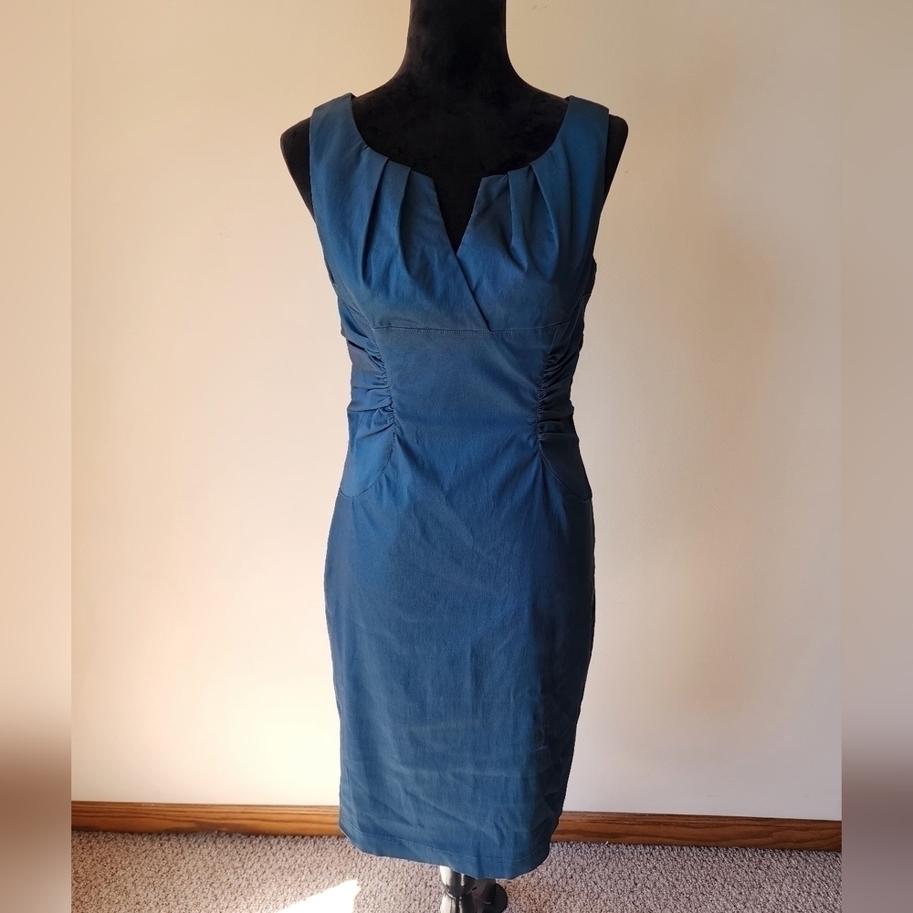 Adrianna Papel Satin Shantung Dark Green Sheath Round With Neck V Women's Sz 6